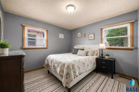 Bedroom - 3609 E 3611 E 18th St, Sioux Falls, SD 57103 photo 2 of 3