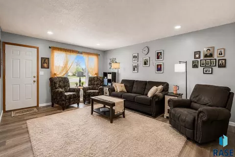 Living - 3609 E 3611 E 18th St, Sioux Falls, SD 57103 photo 2 of 2