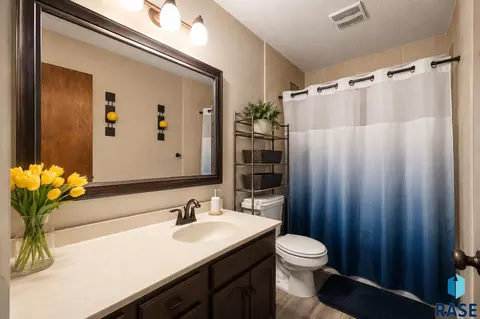 Bath - 3609 E 3611 E 18th St, Sioux Falls, SD 57103 photo 1 of 1