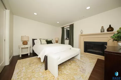 Bedroom - 2209 S Main Ave, Sioux Falls, SD 57105 photo 1 of 6