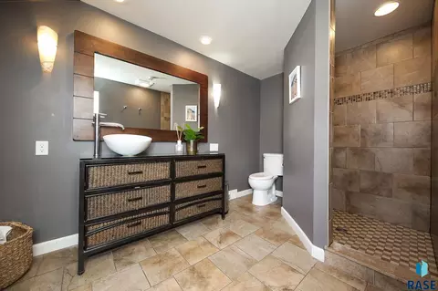 Bath - 2209 S Main Ave, Sioux Falls, SD 57105 photo 3 of 5