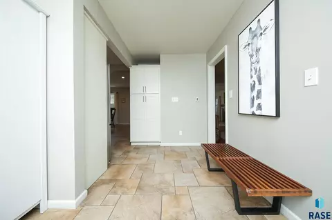 Entry Way - 2209 S Main Ave, Sioux Falls, SD 57105 photo 3 of 4