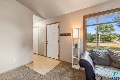 1301 E 70th St N, Sioux Falls, SD 57104 photo 5
