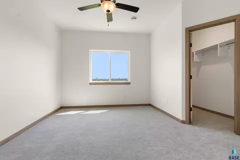 Bedroom - 2403 E Jetty Pl, Sioux Falls, SD 57108 photo 2 of 5