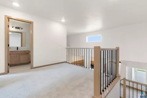 Entry Way - 2403 E Jetty Pl, Sioux Falls, SD 57108 photo 1 of 3