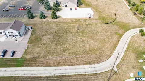 708 N Splitrock Blvd, Brandon, SD 57005 photo 2