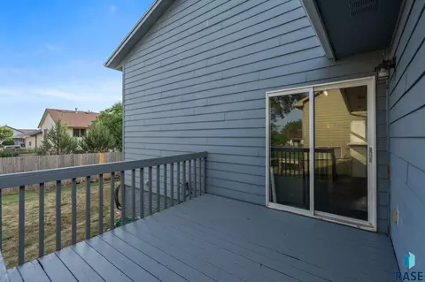 Exterior - 1201 E 68th St N, Sioux Falls, SD 57104 photo 4 of 4