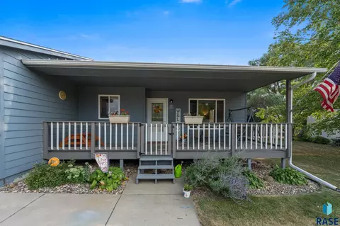 Exterior - 1201 E 68th St N, Sioux Falls, SD 57104 photo 1 of 4
