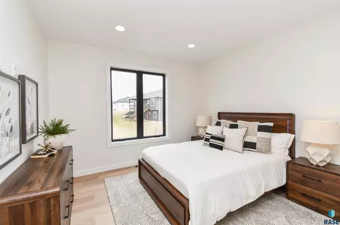 Bedroom - 1504 W Bennett Dr, Brandon, SD 57005 photo 1 of 23