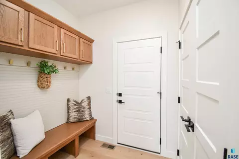 Entry Way - 1504 W Bennett Dr, Brandon, SD 57005 photo 3 of 5