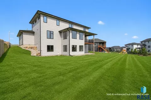Exterior - 1504 W Bennett Dr, Brandon, SD 57005 photo 6 of 7