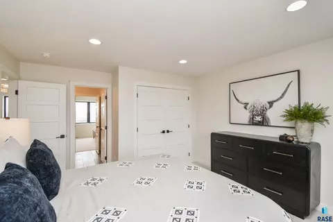 Bedroom - 1504 W Bennett Dr, Brandon, SD 57005 photo 19 of 23