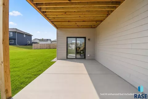 Exterior - 1504 W Bennett Dr, Brandon, SD 57005 photo 4 of 7