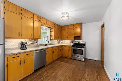 Kitchen - 313 S 4th Ave, Brandon, SD 57005 photo 1 of 3