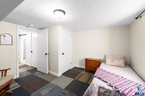 Bedroom - 313 S 4th Ave, Brandon, SD 57005 photo 7 of 7