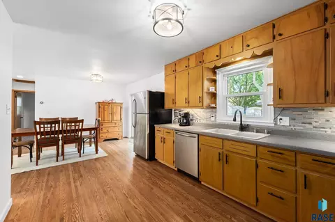 Kitchen - 313 S 4th Ave, Brandon, SD 57005 photo 3 of 3