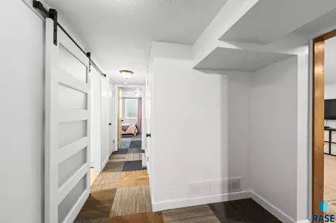 Entry Way - 313 S 4th Ave, Brandon, SD 57005 photo 2 of 2