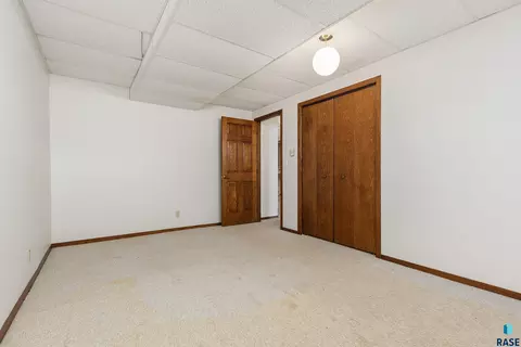 Bedroom - 8701 E Maple St, Brandon, SD 57005 photo 5 of 6