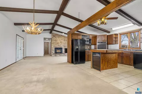 Living - 8701 E Maple St, Brandon, SD 57005 photo 5 of 7