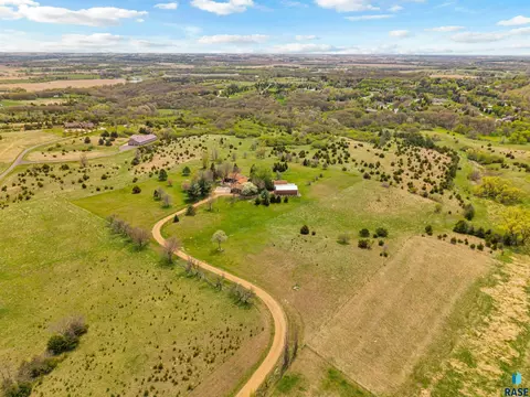 View/Area - 8701 E Maple St, Brandon, SD 57005 photo 2 of 9
