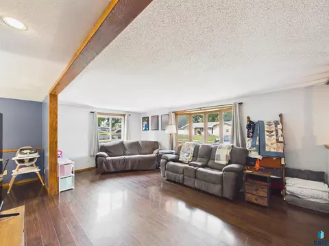 Living - 721 NE 7th St, Madison, SD 57042 photo 4 of 7