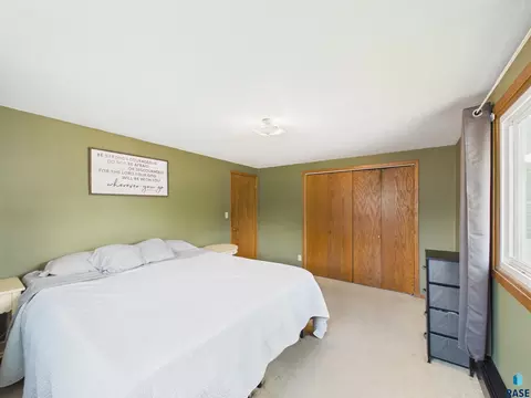 Bedroom - 721 NE 7th St, Madison, SD 57042 photo 3 of 8