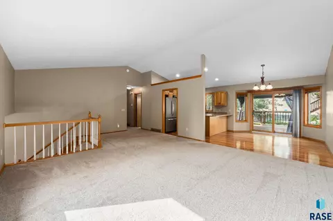Living - 5112 E Blueridge Dr, Sioux Falls, SD 57110 photo 2 of 5