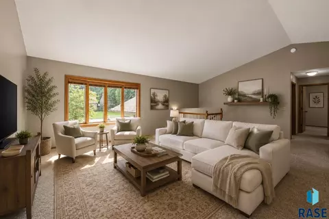Living - 5112 E Blueridge Dr, Sioux Falls, SD 57110 photo 1 of 5