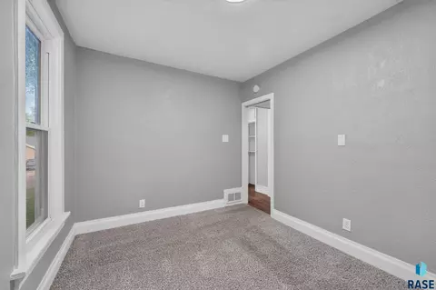Bedroom - 1902 S Spring Ave, Sioux Falls, SD 57105 photo 5 of 10