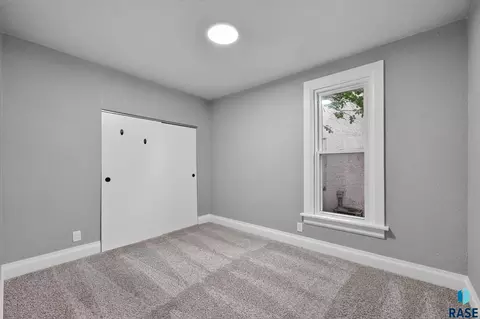 Bedroom - 1902 S Spring Ave, Sioux Falls, SD 57105 photo 4 of 10