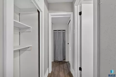 Entry Way - 1902 S Spring Ave, Sioux Falls, SD 57105 photo 3 of 3