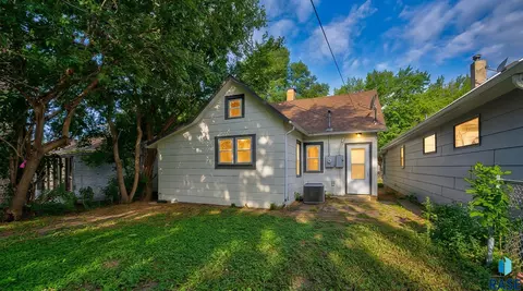 Exterior - 1902 S Spring Ave, Sioux Falls, SD 57105 photo 5 of 5