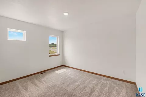 Bedroom - 6900 E Brooks Edge Pl, Sioux Falls, SD 57110 photo 2 of 3