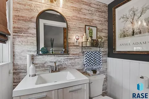 Bath - 101 Broadway St, Centerville, SD 57014 photo 2 of 2
