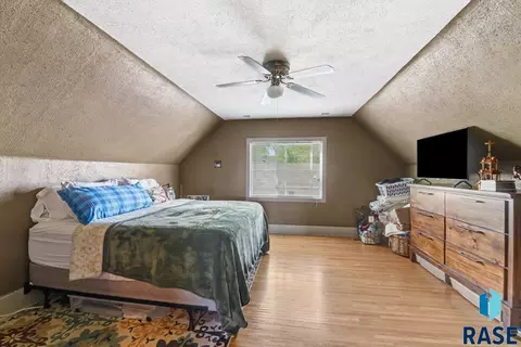 Bedroom - 101 Broadway St, Centerville, SD 57014 photo 1 of 4