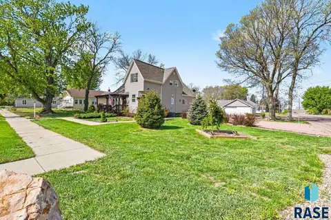 Exterior - 101 Broadway St, Centerville, SD 57014 photo 1 of 4