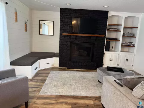 Living - 702 Westview Dr, Dell Rapids, SD 57022 photo 2 of 2