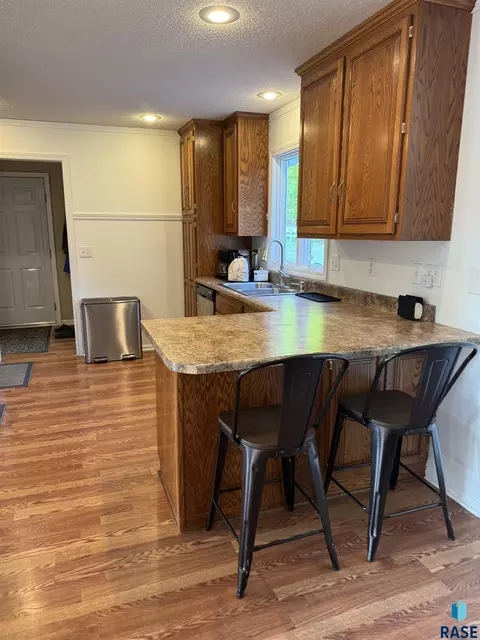 Kitchen - 702 Westview Dr, Dell Rapids, SD 57022 photo 2 of 3