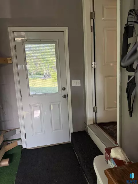 Entry Way - 702 Westview Dr, Dell Rapids, SD 57022 photo 8 of 8