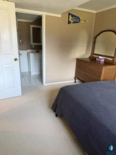 Bedroom - 702 Westview Dr, Dell Rapids, SD 57022 photo 4 of 4
