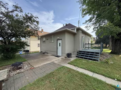 1015 S 5th Ave, Sioux Falls, SD 57105