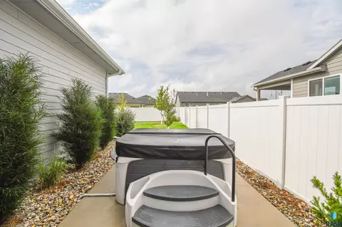 Exterior - 5305 E 63rd St, Sioux Falls, SD 57108 photo 6 of 8