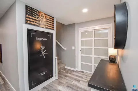 Entry Way - 5305 E 63rd St, Sioux Falls, SD 57108 photo 3 of 3