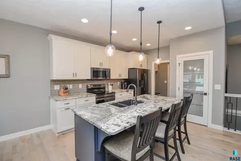 Kitchen - 5305 E 63rd St, Sioux Falls, SD 57108 photo 1 of 3