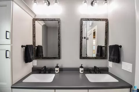 Bath - 5305 E 63rd St, Sioux Falls, SD 57108 photo 1 of 6