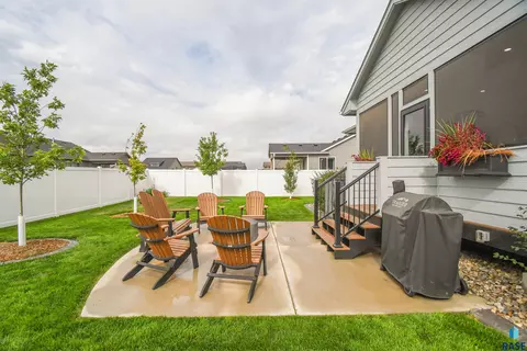 Exterior - 5305 E 63rd St, Sioux Falls, SD 57108 photo 8 of 8