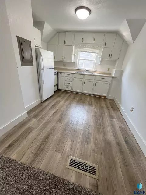 Kitchen - 401 E 14th St, Sioux Falls, SD 57104 photo 2 of 2