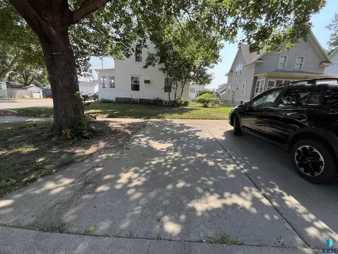 Exterior - 401 E 14th St, Sioux Falls, SD 57104 photo 3 of 4
