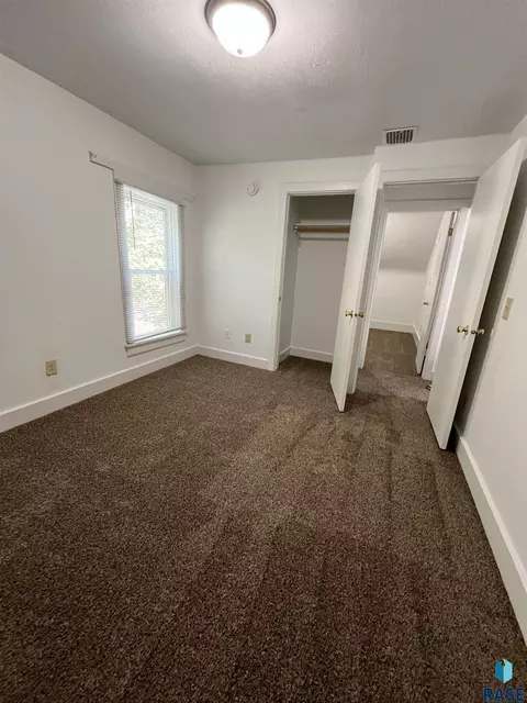 Bedroom - 401 E 14th St, Sioux Falls, SD 57104 photo 3 of 3