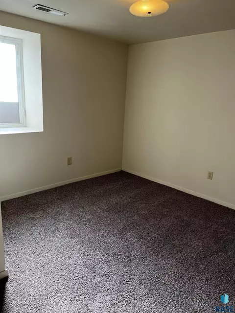 Bedroom - 401 E 14th St, Sioux Falls, SD 57104 photo 1 of 3